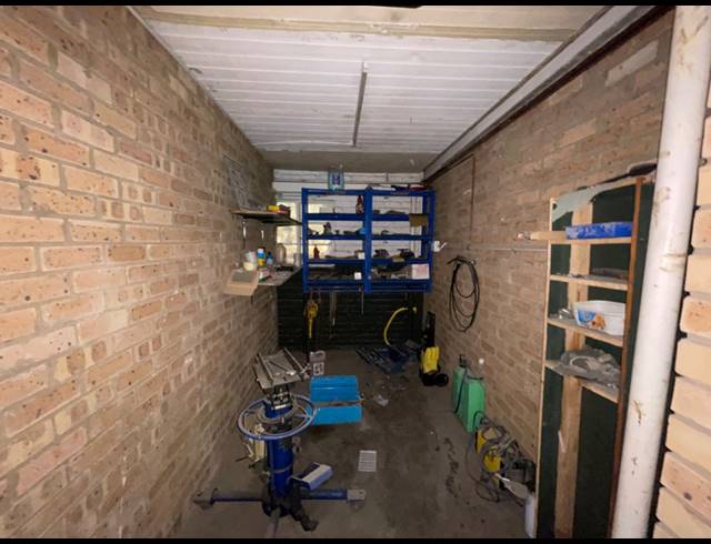 1,066M² WORKSHOP FOR SALE IN PRIMROSE
